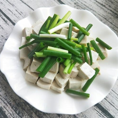 小葱拌豆腐的歇后语是什么？